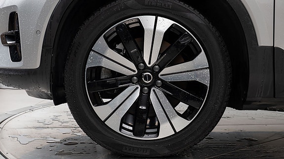 Volvo XC40 6 of 30