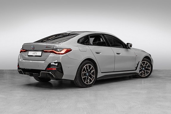 BMW i4 7 of 28