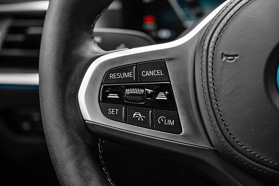 BMW i4 17 of 28