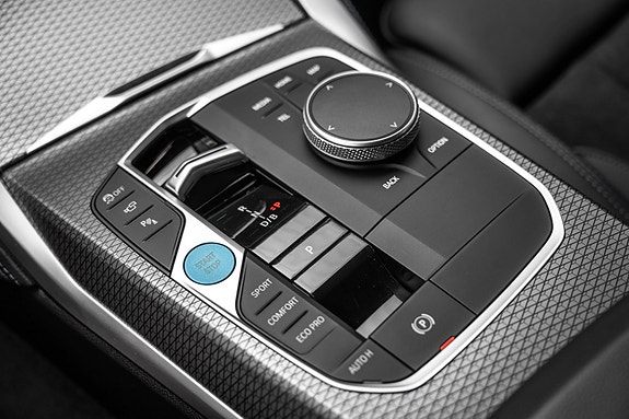 BMW i4 12 of 28