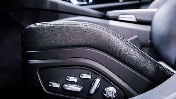 Porsche Panamera 4 16 of 30