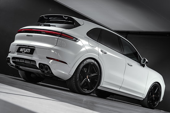 Porsche Cayenne 14 of 30
