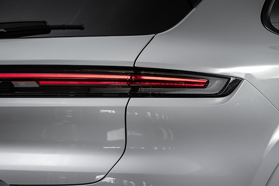 Porsche Cayenne 16 of 30