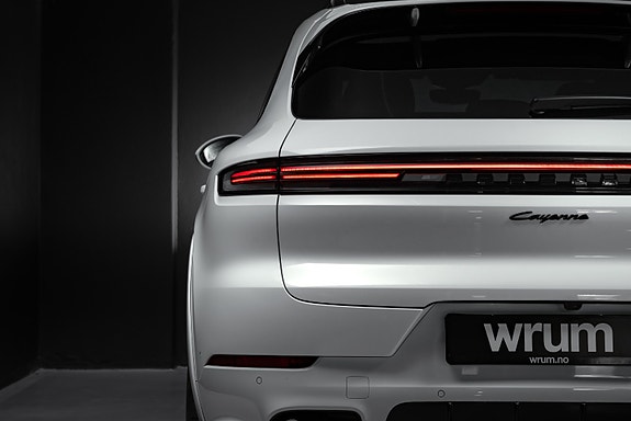 Porsche Cayenne 19 of 30