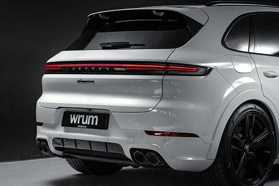 Porsche Cayenne 17 of 30