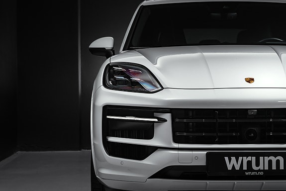 Porsche Cayenne 8 of 30