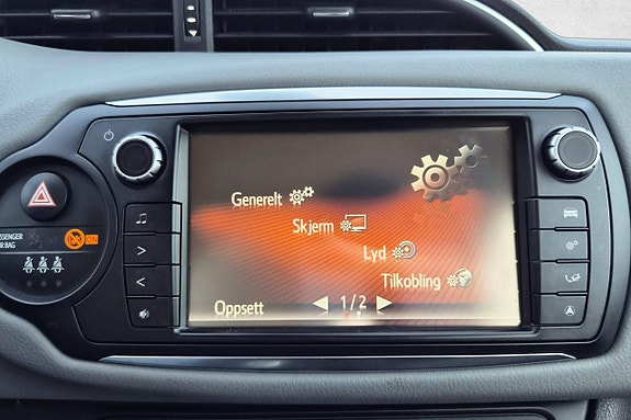 Toyota Yaris 15 of 30