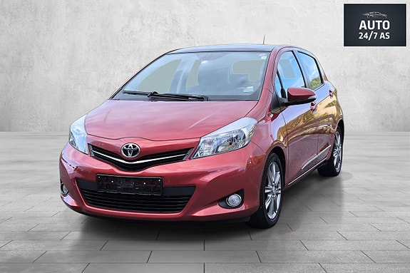 Toyota Yaris 5 of 30