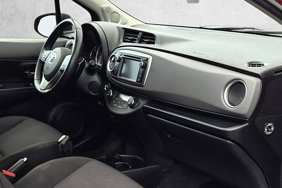 Toyota Yaris 19 of 30