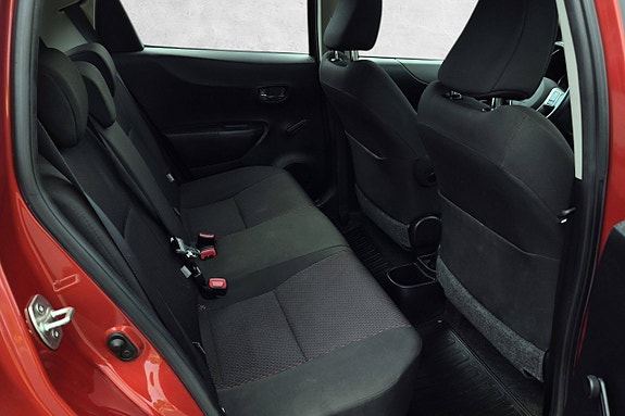 Toyota Yaris 23 of 30