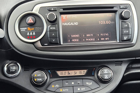 Toyota Yaris 30 of 30