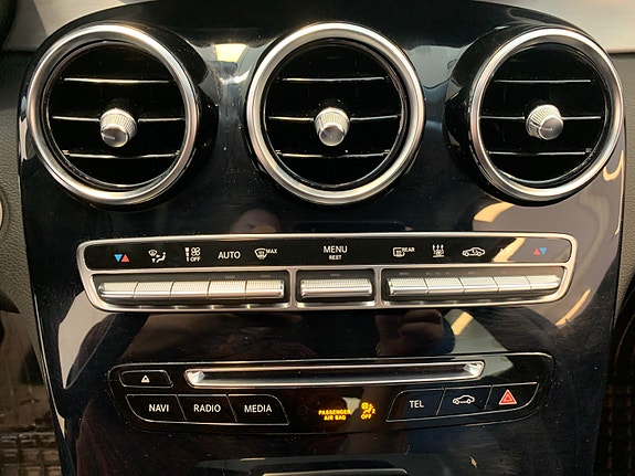 Mercedes-Benz C350 e 23 of 30