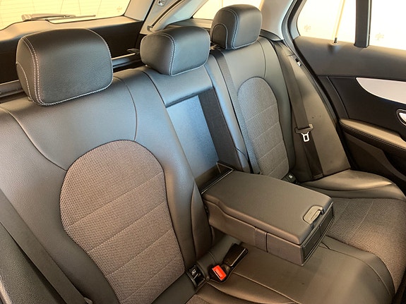Mercedes-Benz C350 e 17 of 30
