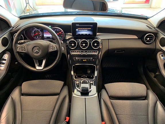 Mercedes-Benz C350 e 13 of 30
