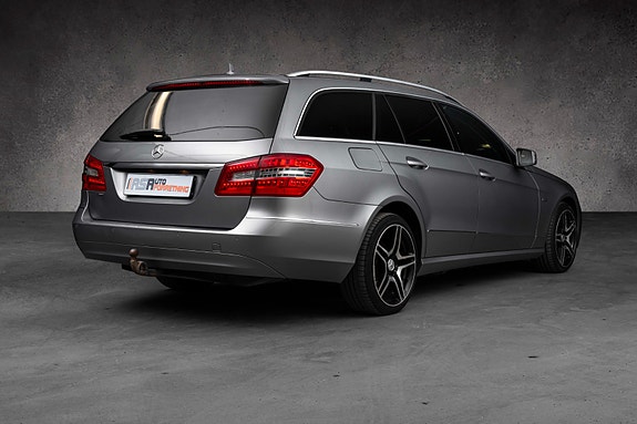 Mercedes-Benz E200C 5 of 26