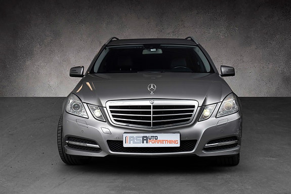 Mercedes-Benz E200C 3 of 26