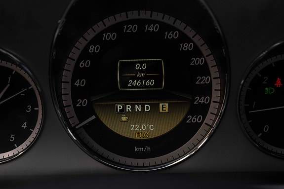 Mercedes-Benz E200C 17 of 26