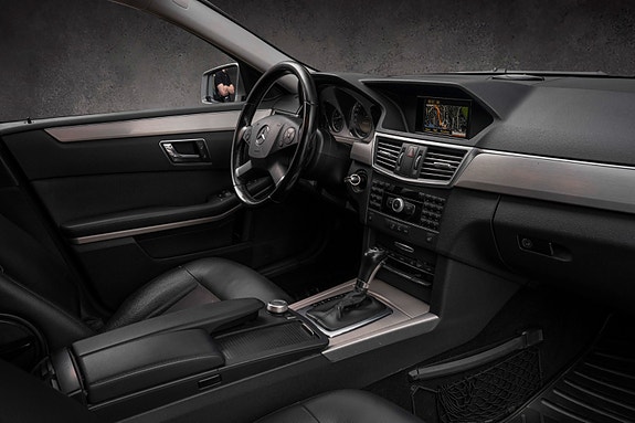Mercedes-Benz E200C 23 of 26