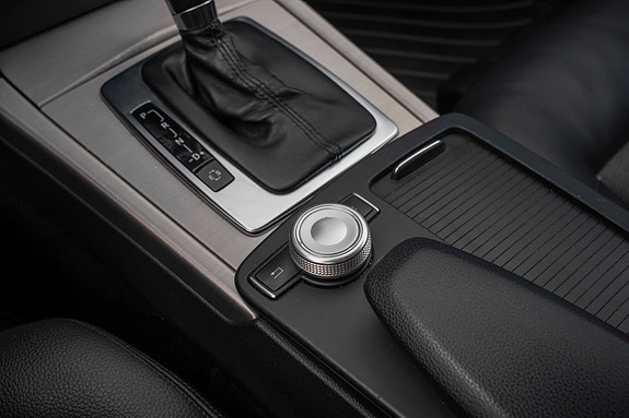 Mercedes-Benz E200C 22 of 26