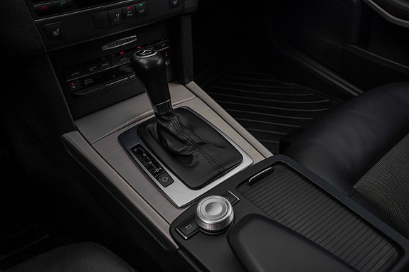 Mercedes-Benz E200C 21 of 26