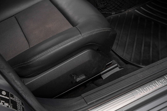 Mercedes-Benz E200C 26 of 26