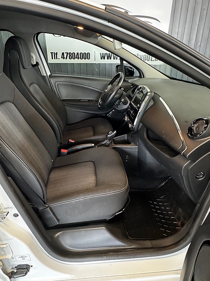 Renault Zoe 11 of 11