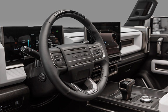GMC Hummer EV 13 of 30