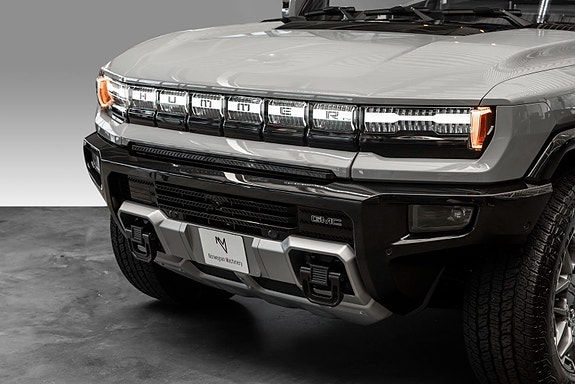 GMC Hummer EV 2 of 30