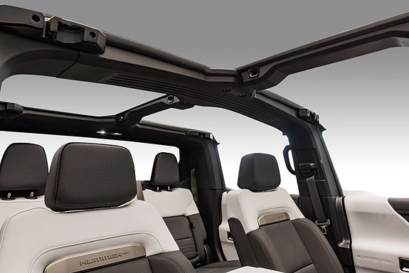 GMC Hummer EV 21 of 30