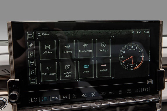 GMC Hummer EV 25 of 30