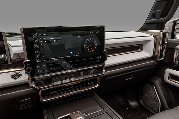 GMC Hummer EV 15 of 30