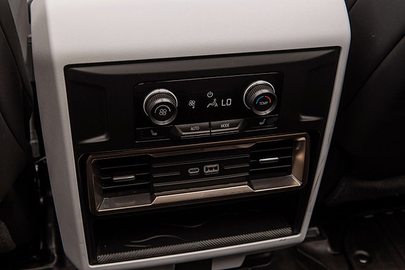 GMC Hummer EV 24 of 30