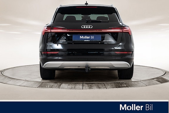 Audi e-tron 4 of 24