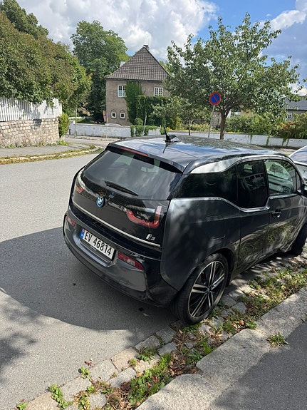BMW i3 2 of 4