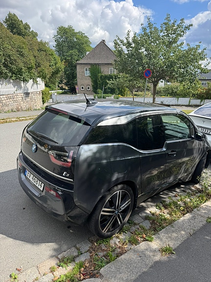 BMW i3 3 of 4