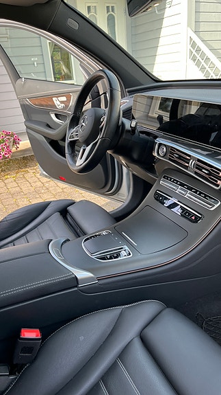 Mercedes-Benz EQC400 21 of 23