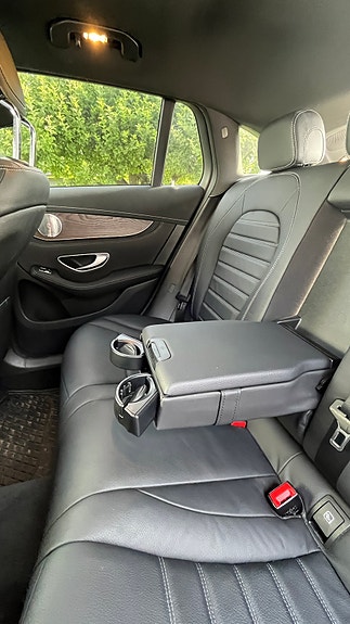 Mercedes-Benz EQC400 13 of 23