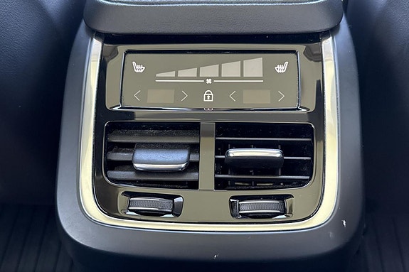 Volvo XC90 24 of 29