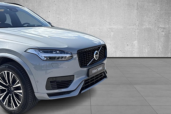 Volvo XC90 5 of 29