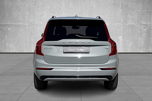Volvo XC90 8 of 29