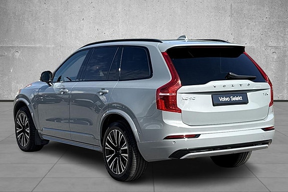 Volvo XC90 10 of 29