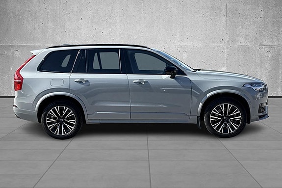 Volvo XC90 6 of 29