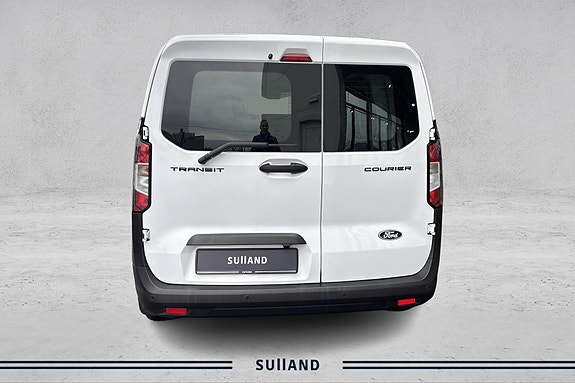 Ford Transit Courier 4 of 19