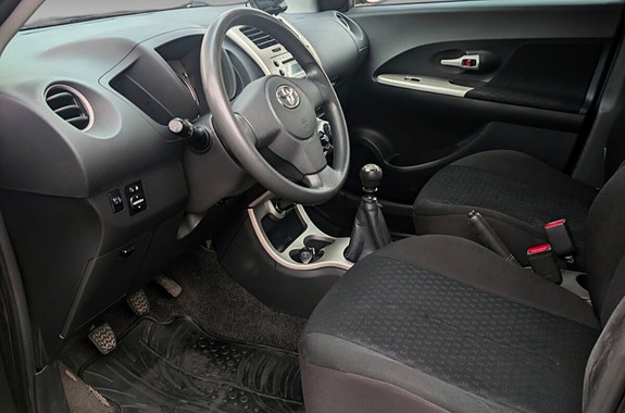 Toyota Urban Cruiser 17 of 18