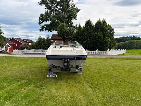 Bayliner 1850 capri Med henger 4 of 21