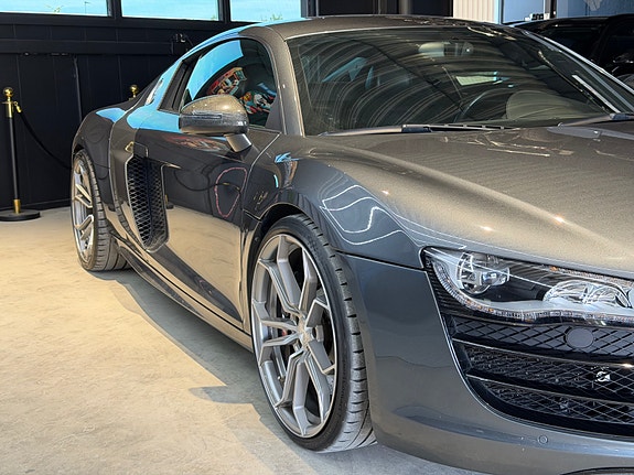 Audi R8 6 of 30
