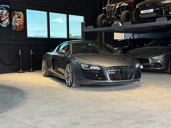 Audi R8 3 of 30