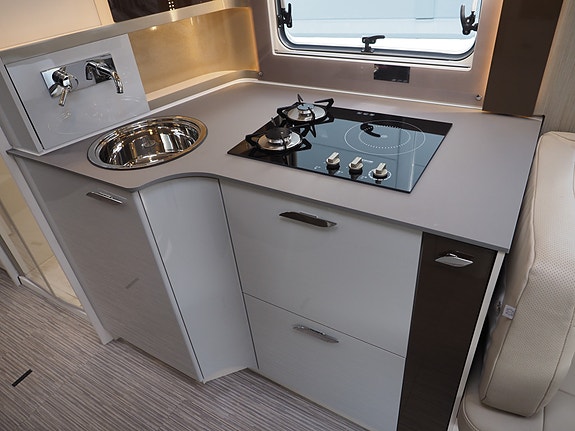 Bürstner Elegance I 910 G - Mercedes - Indus toalett - Alde. 10 of 30