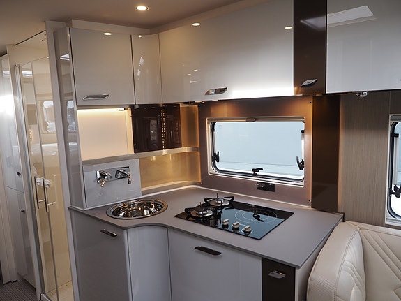 Bürstner Elegance I 910 G - Mercedes - Indus toalett - Alde. 9 of 30