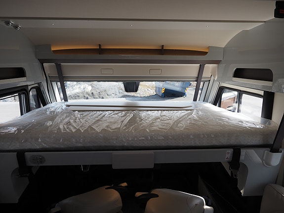 Bürstner Elegance I 910 G - Mercedes - Indus toalett - Alde. 27 of 30